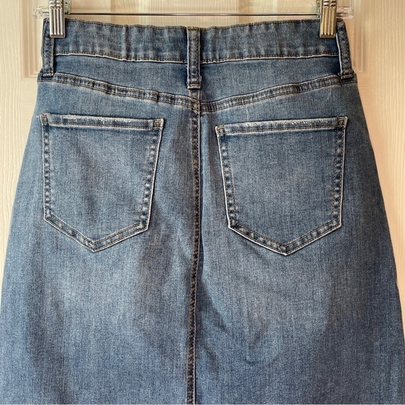 So Long Blue Denim Skirt Stretch Frayed Bottom Hem Light Distressing Size 5/27W - Picture 7 of 16